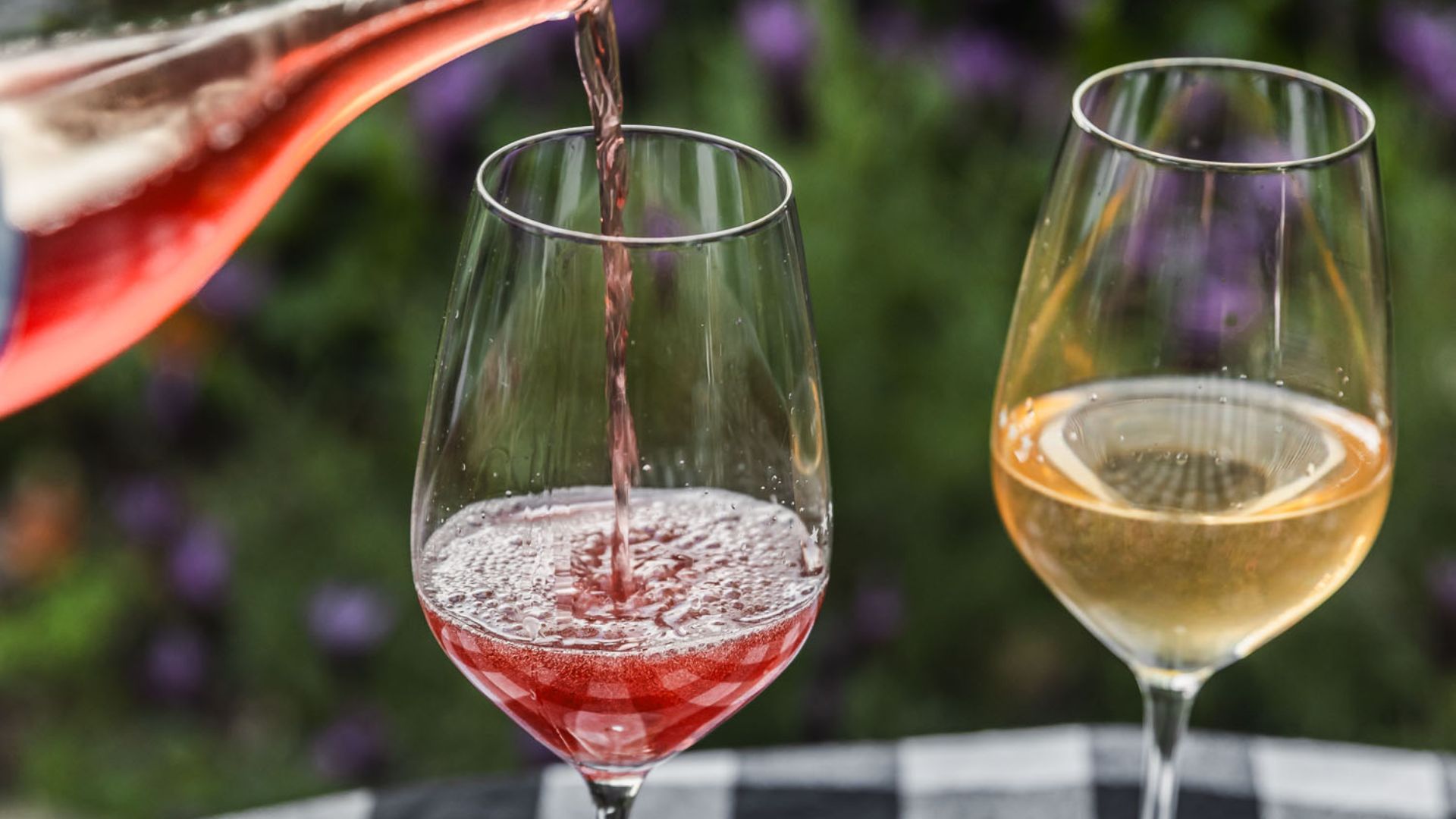 red and white wine